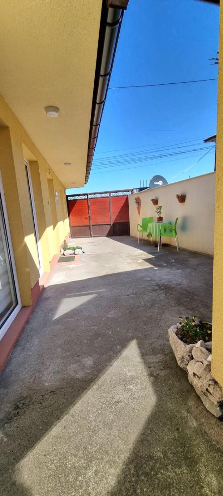 "My Life" Luxury River Apartments Nis Exterior photo